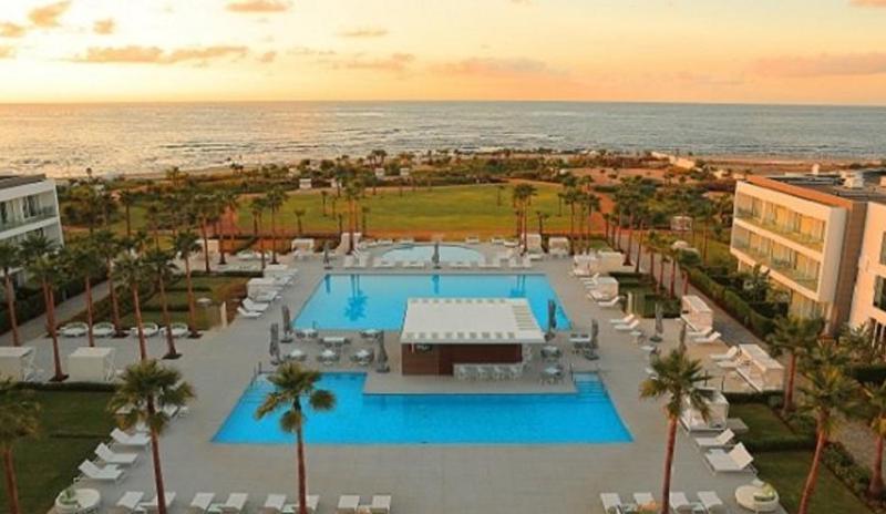 Appartement De Luxe A Bahia Golf Beach Spacieux De 126 M Бузника Екстериор снимка